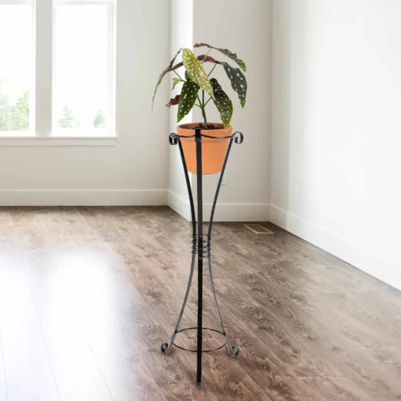 A support for plants that helps you decorate the house the way you want. Specifications: Height: 80 cm Color: black Weight: 1.5 kg Maximum diameter for pot 18 cm Painted in an electrostatic field It can be used both indoors and outdoors.