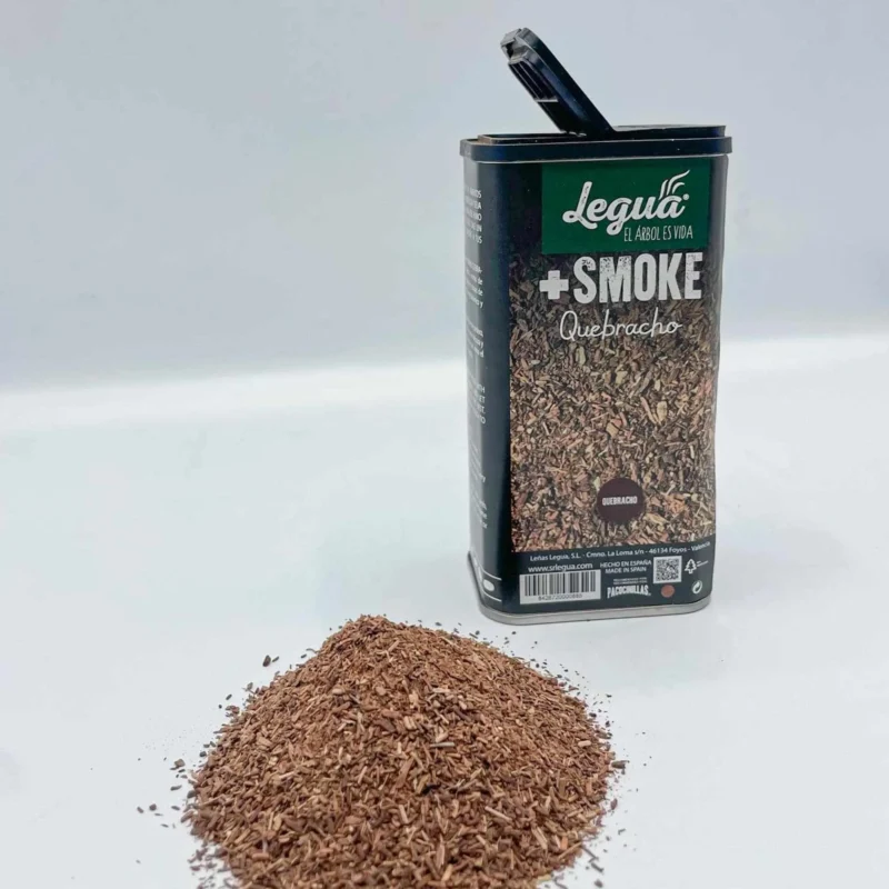 <p>360 ml packet of quebracho wood smoking sawdust. The smoke of QUEBRACHO recalls the aromas of hot spices and notes of caramel. It is very balsamic and aromatic. Use Can be used in a Cook's Aladin or sawdust smoker. It is enough to insert the sawdust into the smoker, leave enough space for the smoke to circulate around it and impregnate it, light the sawdust and let the magic of the smoke work over time. Recommended for: Lamb, veal, pork and some types of bread such as rye</p>